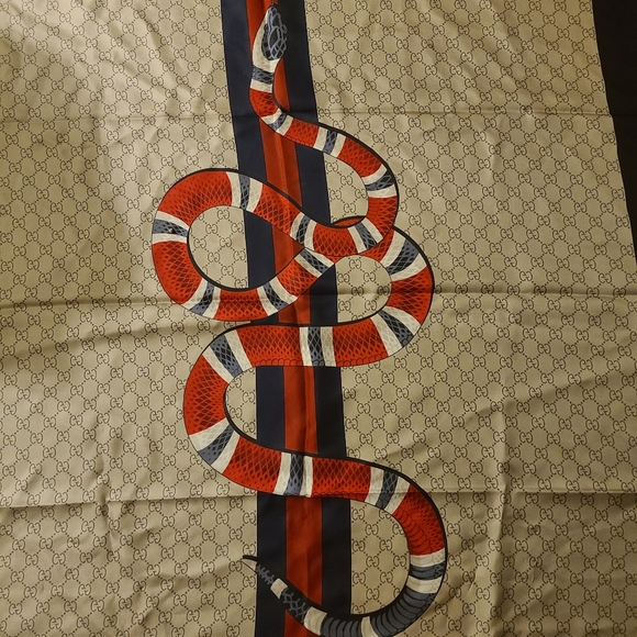 Gucci GG silk scarf - Picture 2 of 4